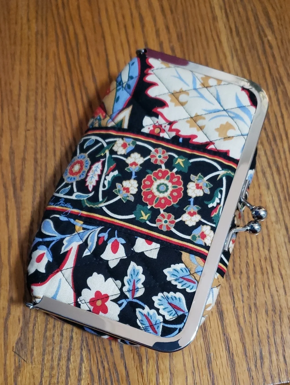 Vera Bradley Versailles Kisslock Makeup Bag / Clutch